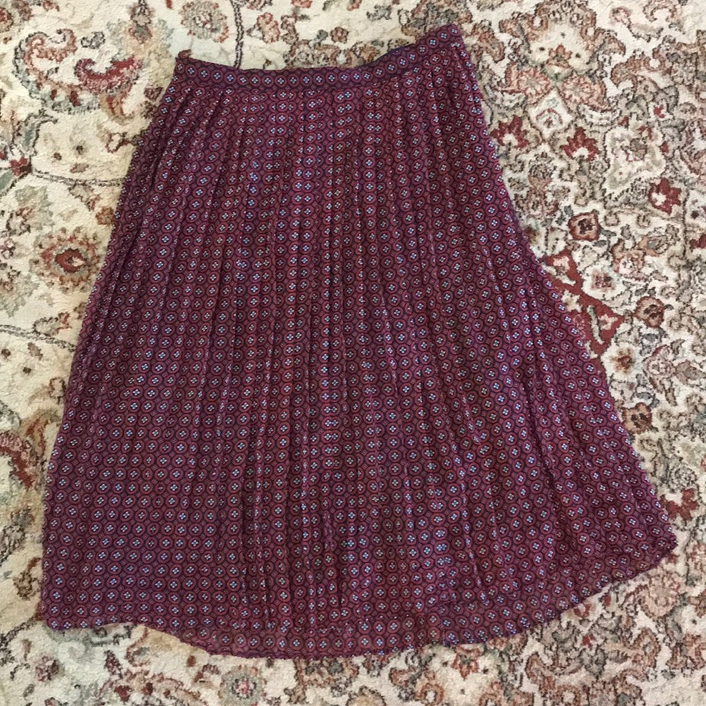 Mid-length skirt
